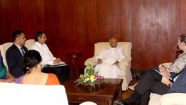 Sri Lankan Foreign Minister Dinesh Gunawardena (C) summoned US envoy AlainaTeplitz to convey “strong objections” on the travel restrictions on Army Commander & Actg. Chief of Defence Staff, Colombo, Feb. 16, 2020.