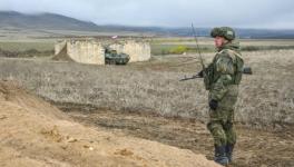 A Russian peacekeeper patrols at checkpoint outside Askeran, Nagorno-Karabakh, November 19, 2020. (AFP Photo)