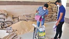 COVID-19: With Delhi Under Lockdown, Workers Await Ration Distribution by Kejriwal Govt. 