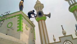 Gorakhpur, Apr 27 (ANI): Loudspeakers are being taken down from religious places, in Gorakhpur on Wednesday. 