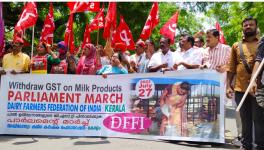 Delhi: Farmers Protest Hike in GST on Dairy Products and Machinery