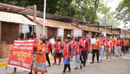 Delivery partners of Zomato and Swiggy participate in a march to the Raj Bhavan on August 19 (Courtesy: Jyothish). 