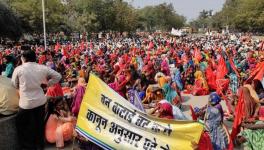 A protest underway in Burhanpur by the Jagrit Adivasi Dalit Sangathan (Photo sourced by Sanavver Shafi, 101Reporters)