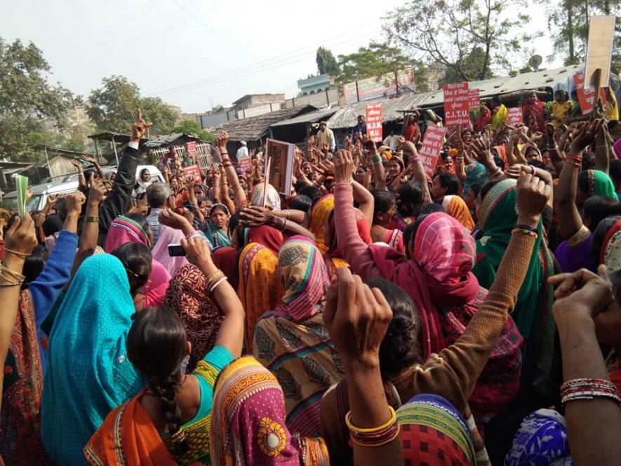 Protesting Midday Meal Cooks