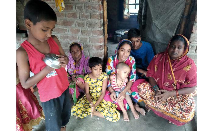 Salma Bibi (third from right) with her children and other members of the family. 