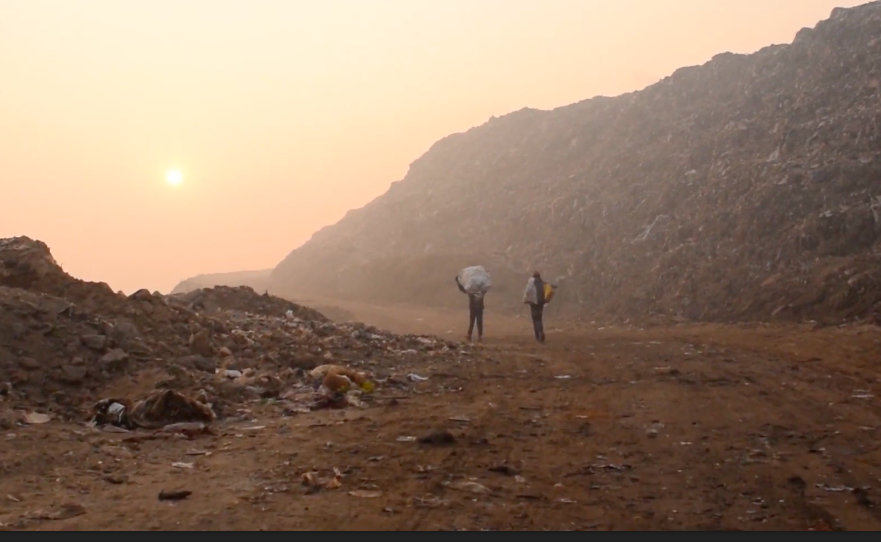 Several Houses Destroyed as Trash from Landfills Spill in North West Delhi’s Bhalswa