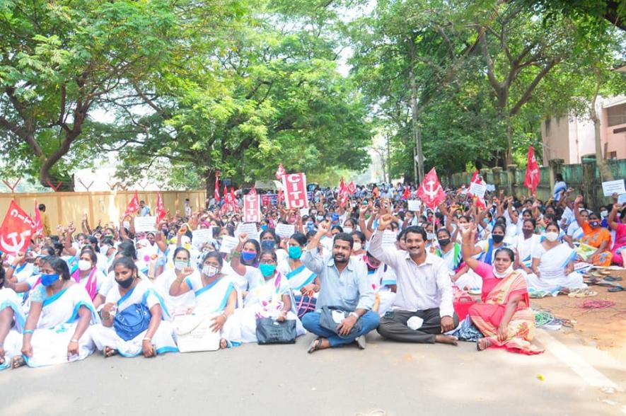 2000 ASHAs Detained in AP during Protest Demanding Implementation of NHM Norms