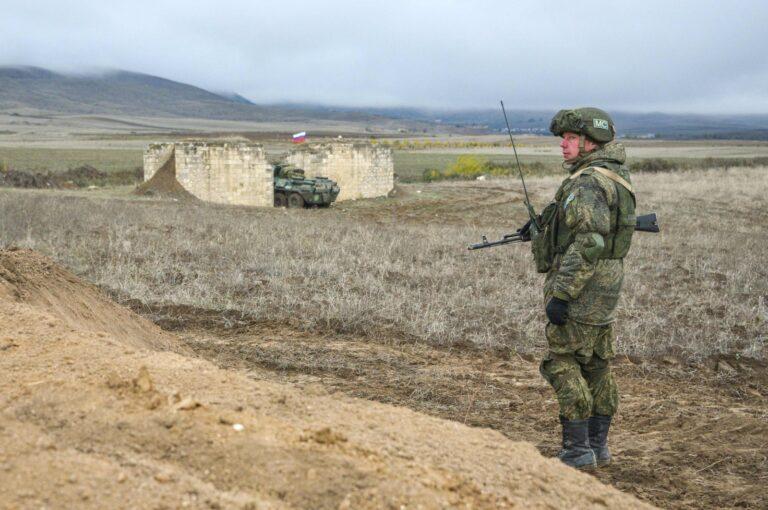 A Russian peacekeeper patrols at checkpoint outside Askeran, Nagorno-Karabakh, November 19, 2020. (AFP Photo)