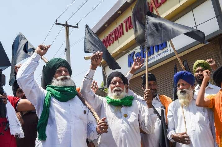 Farmers Picket Highway Toll Plazas in West UP,  SKM Strategy to ‘Punish BJP, Defeat BJP’