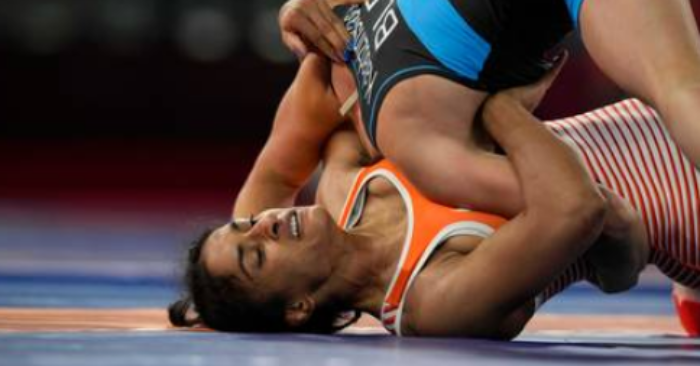 Vinesh Phogat in action at Tokyo Olympics vs Vanesa Kaladzinskaya