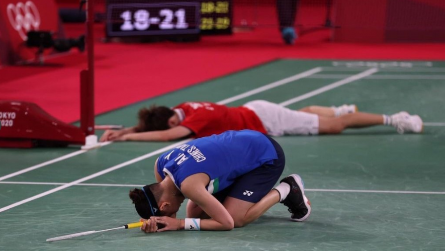 Yufei Chen and Tai Tzu-Ying at the Tokyo Olympics badminton final