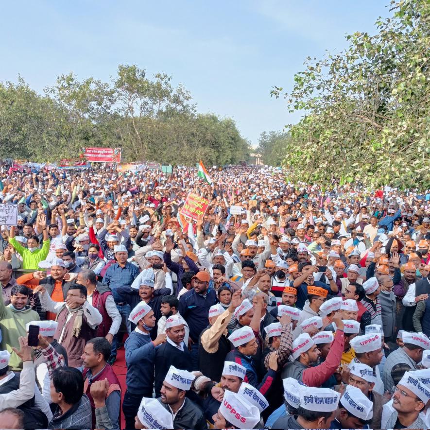 UP: Lakhs of Teachers Warn Yogi Govt to Revive Old Pension Scheme as Assembly Elections Near