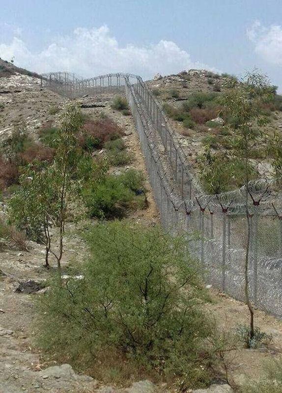 Fence along Durand Line separating Pakistan & Afghanistan 