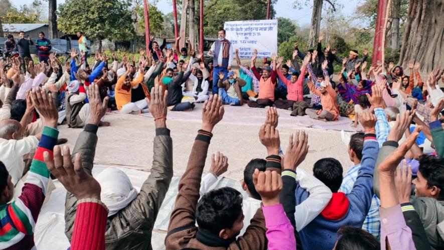 File photo of protest for declaring Bichiya as revenue village. Photo by Azeem Mirza