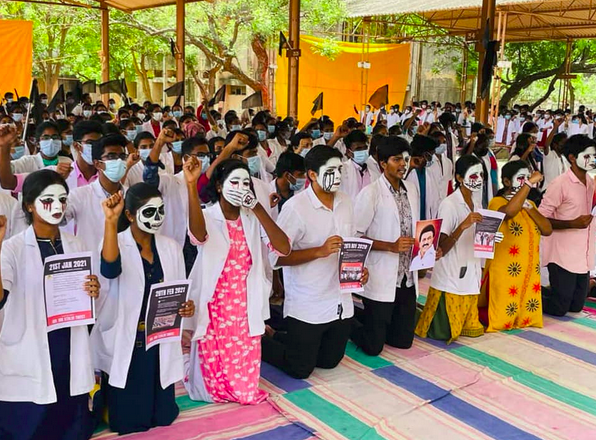 Students of Government Medical College, Cuddalore, on the 15th day of protest on April 25, demanding fixing of fees for all students at par with other government colleges