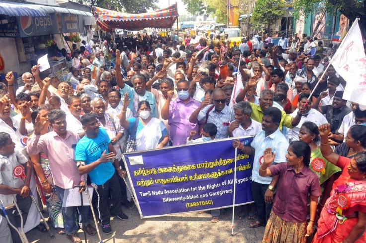 The differently abled demand their rights to work and wages under the MGNREGA in Chennai. Image courtesy: Muralidharan Vishwanath.