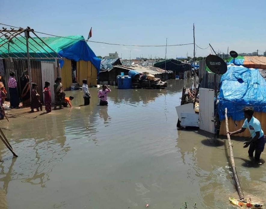 Waterlogged Munnekolala slum / Credit: Twitter