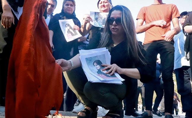 UN Calls for Probe Into Iranian Woman's Death Amid Hijab Protests