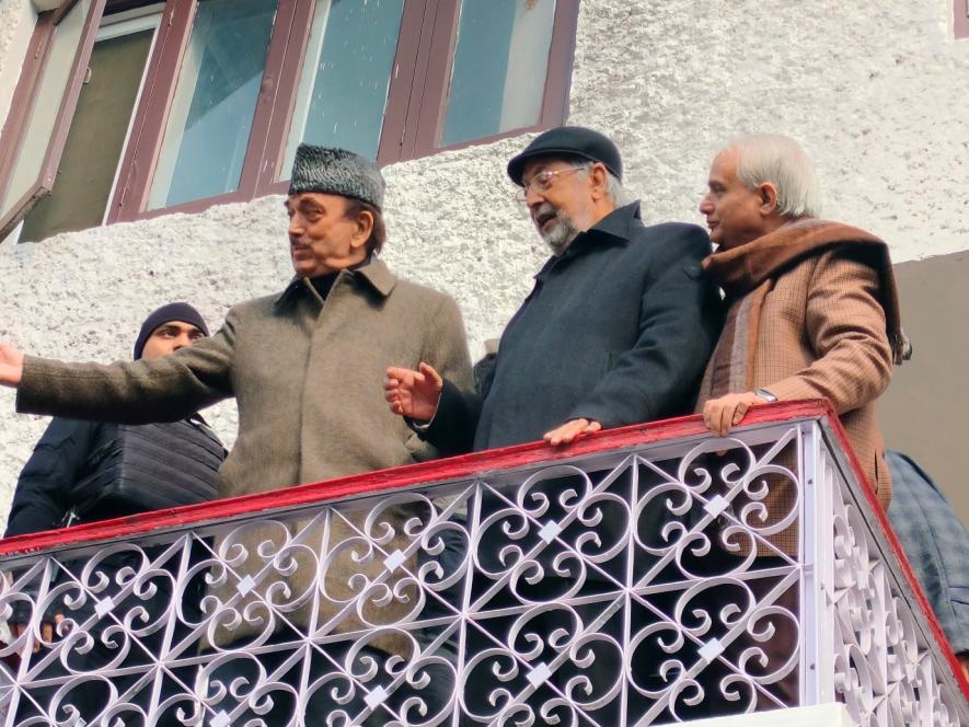 Democratic Azad Party president Ghulam Nabi Azad addresses party workers in Sonwar, Srinagar, on Saturday.