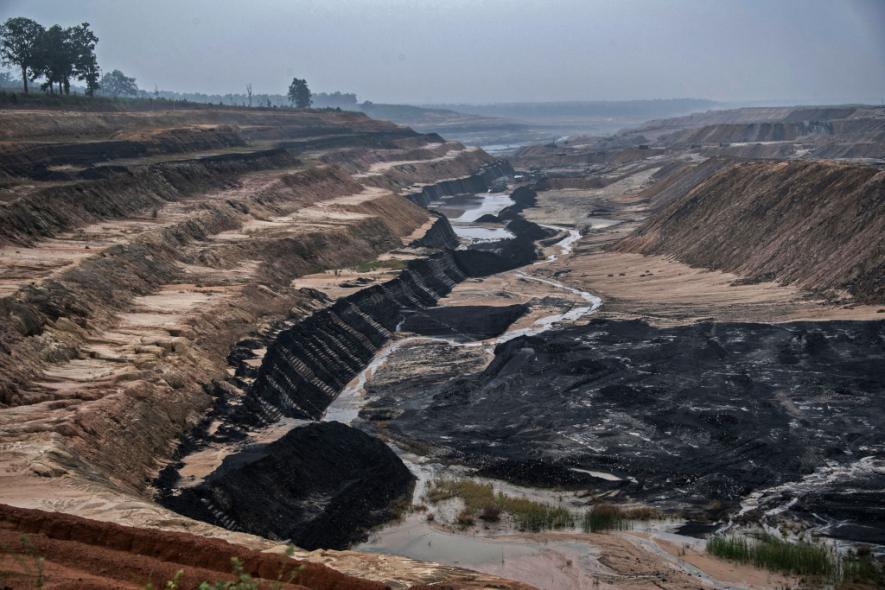 The PEKB mine, operated by Adani. Photo Brian Cassey www.briancasseyphotographer.com